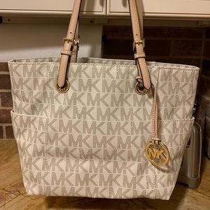 Michael kors purse